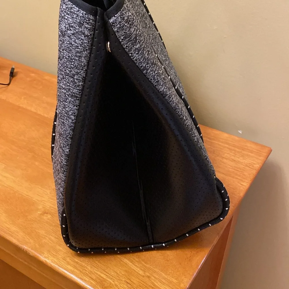 Haute Shore | The Greyson Tote - Picture 10 of 12